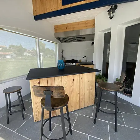 Maison Individuelle Avec Piscine Et Grand Jardin, 6-8 Pers, - Fr-1-495-140 * Urt