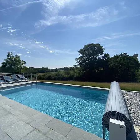 Maison Individuelle Avec Piscine Et Grand Jardin, 6-8 Pers, - Fr-1-495-140 *