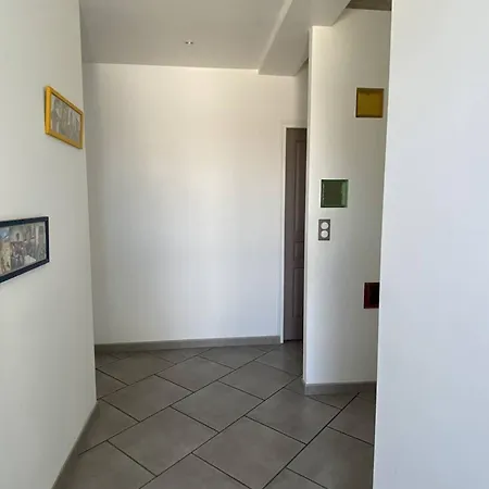 Maison Individuelle Avec Piscine Et Grand Jardin, 6-8 Pers, - Fr-1-495-140 *