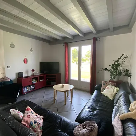 Maison Individuelle Avec Piscine Et Grand Jardin, 6-8 Pers, - Fr-1-495-140 Vakantiehuis Urt