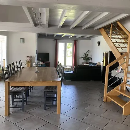 Vakantiehuis Maison Individuelle Avec Piscine Et Grand Jardin, 6-8 Pers, - Fr-1-495-140 *