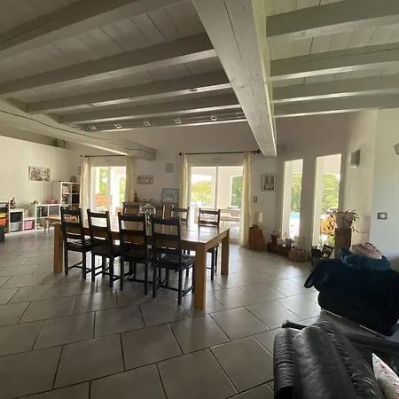 Maison Individuelle Avec Piscine Et Grand Jardin, 6-8 Pers, - Fr-1-495-140 Vakantiehuis Urt