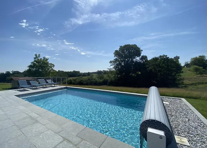 Maison Individuelle Avec Piscine Et Grand Jardin, 6-8 Pers, - Fr-1-495-140 *
