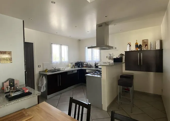 Ferienhaus Maison Individuelle Avec Piscine Et Grand Jardin, 6-8 Pers, - Fr-1-495-140 Urt