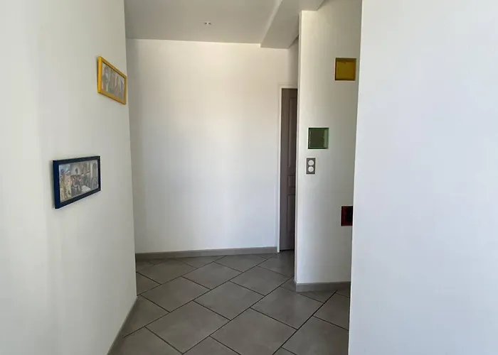 Maison Individuelle Avec Piscine Et Grand Jardin, 6-8 Pers, - Fr-1-495-140 *